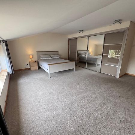 Langside Apartments Newhouse エクステリア 写真