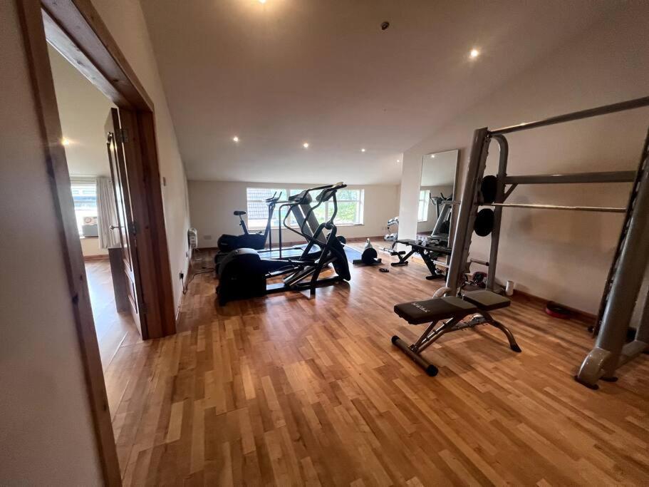 Langside Apartments Newhouse エクステリア 写真
