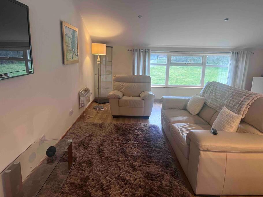 Langside Apartments Newhouse エクステリア 写真